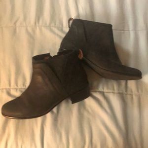 Vionic Black Booties